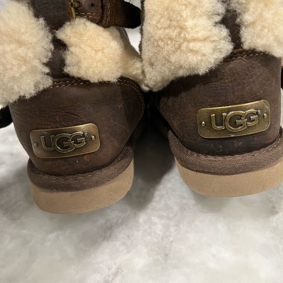 UGG GIRLS GLASGOW BOOTS. SIZE 10 - Picture 6 of 7